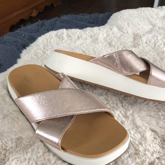 NWOT UGG Rose gold sandals. - Picture 5 of 5